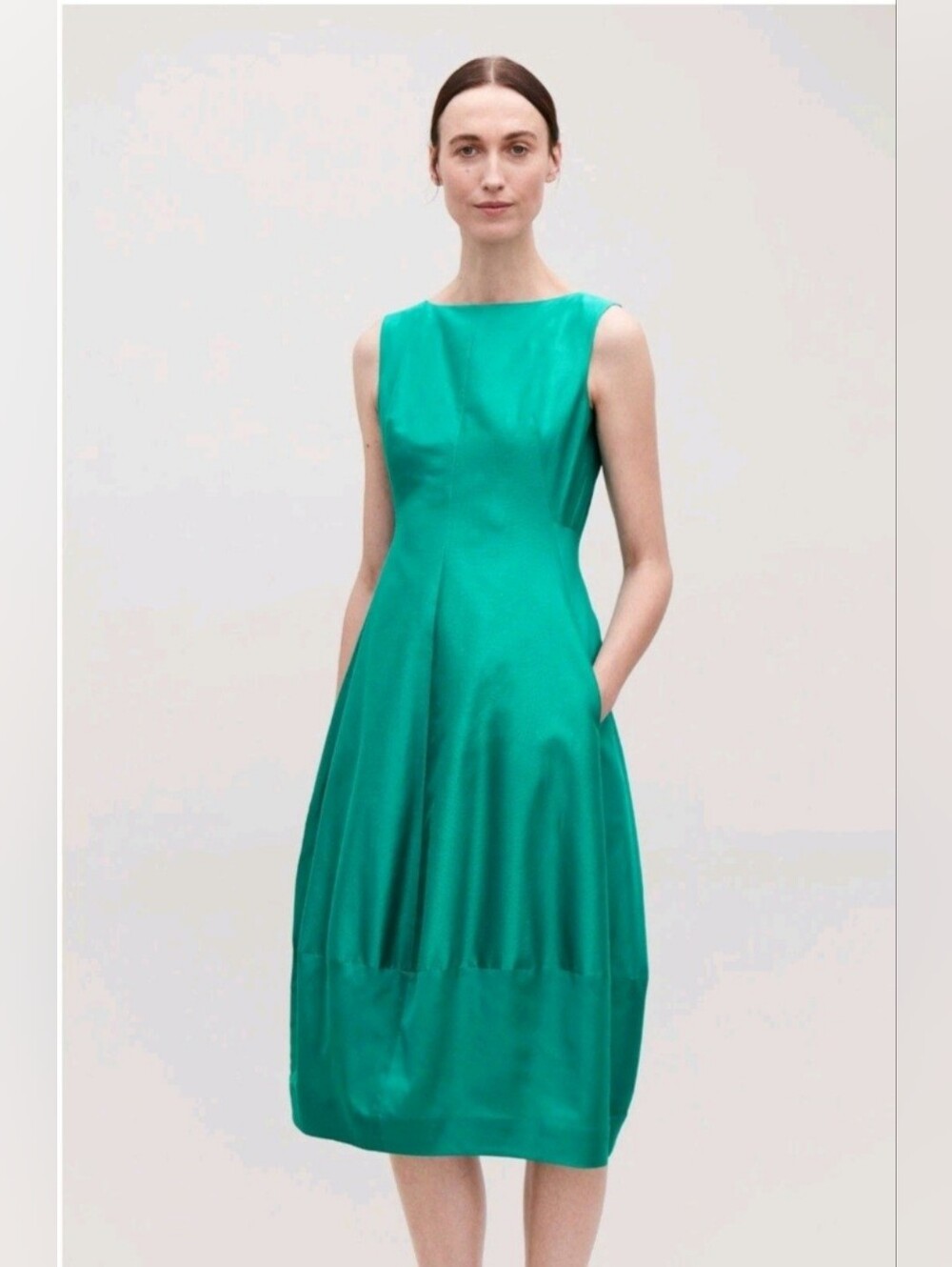 COS Cocoon Sleeveless dress in Green. Size 6